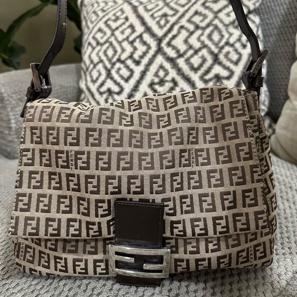 Fendi baguette